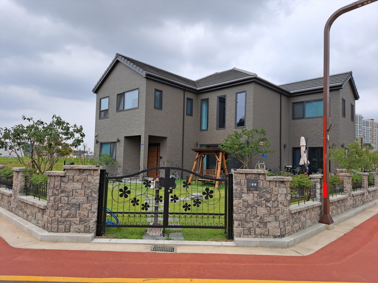 담장 및 휀스, 대문