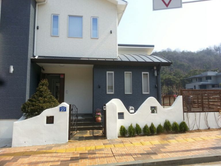 이런 담장을 보셨나요