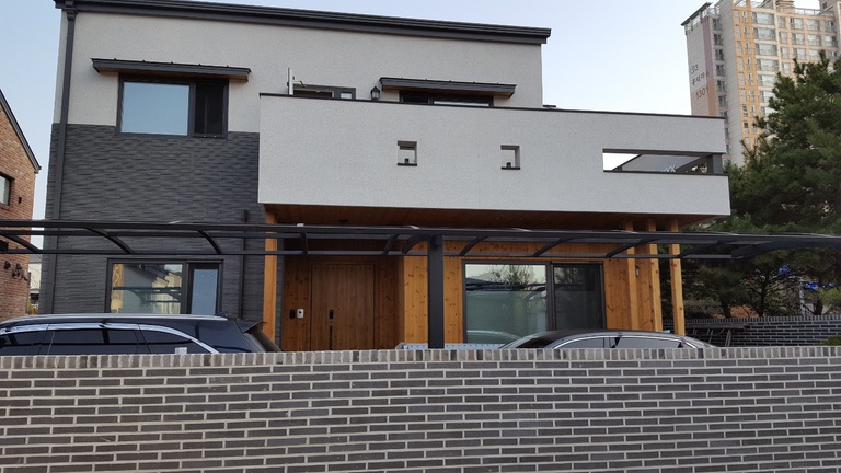 전원주택 옹벽과 담장